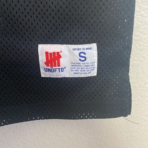 UNDEFEATED Bad Sports Men’s Black Jersey Size S - Picture 2 of 7